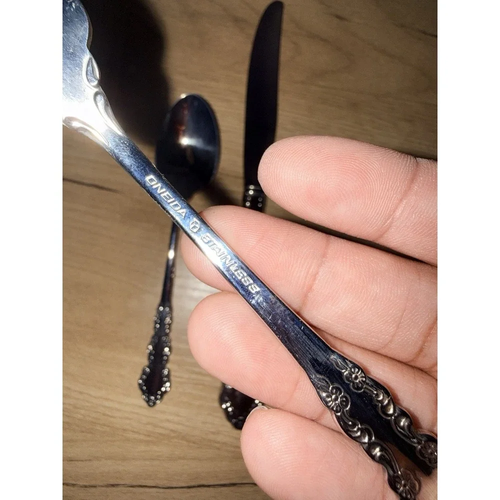 Set Of 3 Oneida Cube SHELLEY Stainless‎ Heirloom Knife Spook Fork NEW